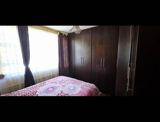 1 BEDROOM APARTMENT FOR SALE IN OVERPORT